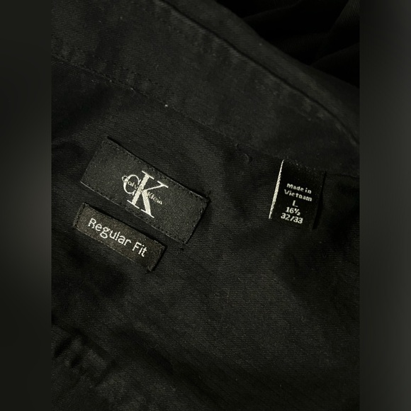 Calvin Klein Black Dress Shirt Regular Fit Size Large 16.5 32/33 - Picture 3 of 3